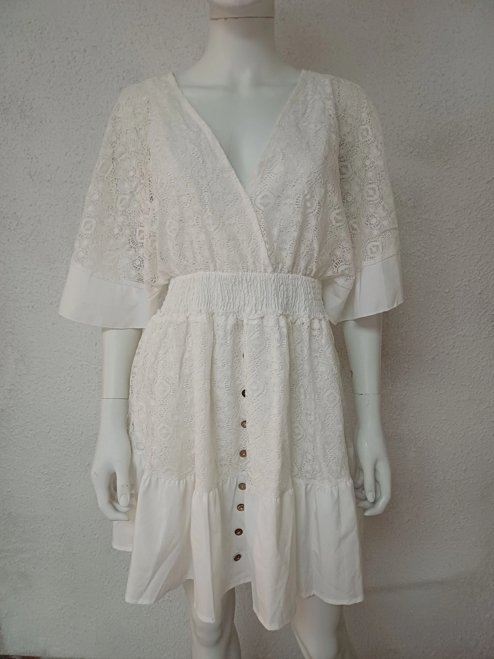 Très belle robe style bohème ton crème avec dentelles - 38